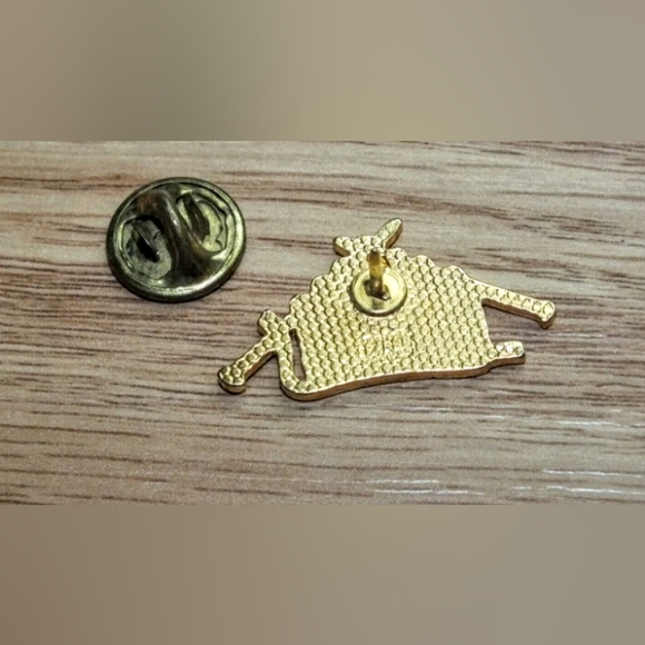 Vintage collectible knitting lapel pin - Picture 3 of 5